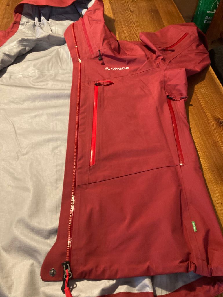Used VAUDE Monviso 3L Hardshell Jacket L 2026 bike — image 7 of 11