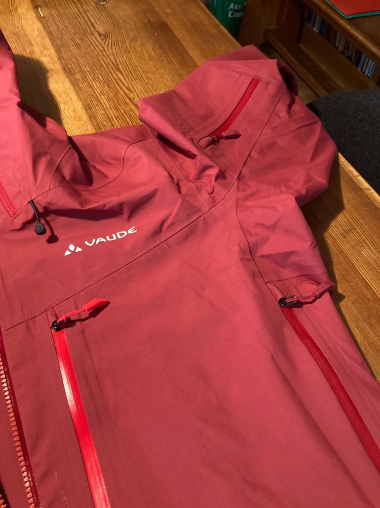 Used VAUDE Monviso 3L Hardshell Jacket L 2026 bike — image 6 of 11