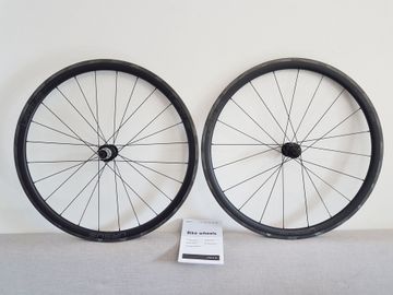 Gebrauchtes URSUS MIURA TS37 UD Carbon Tubular Shimano HG Rim Brake Wheels