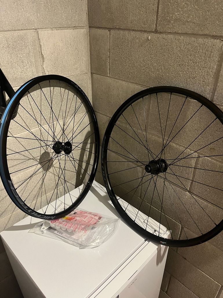 Used MICROTECH MX25 Wheelset bike — image 1 of 3