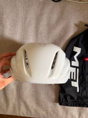 Used MET Manta Mips helmets - Absolute White bike — image 6 of 6