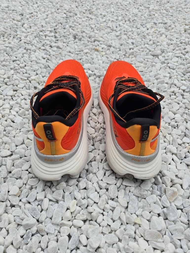 Used Saucony Hurricane 24 2025 bike — image 6 of 8