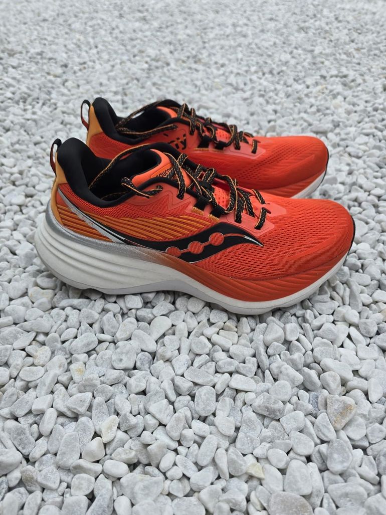 Used Saucony Hurricane 24 2025 bike — image 2 of 8