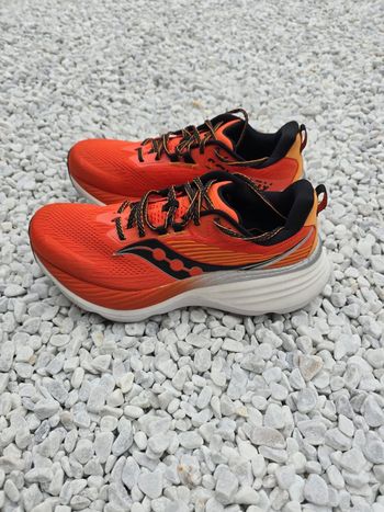 Used Saucony Hurricane 24 2025 bike — image 3 of 8