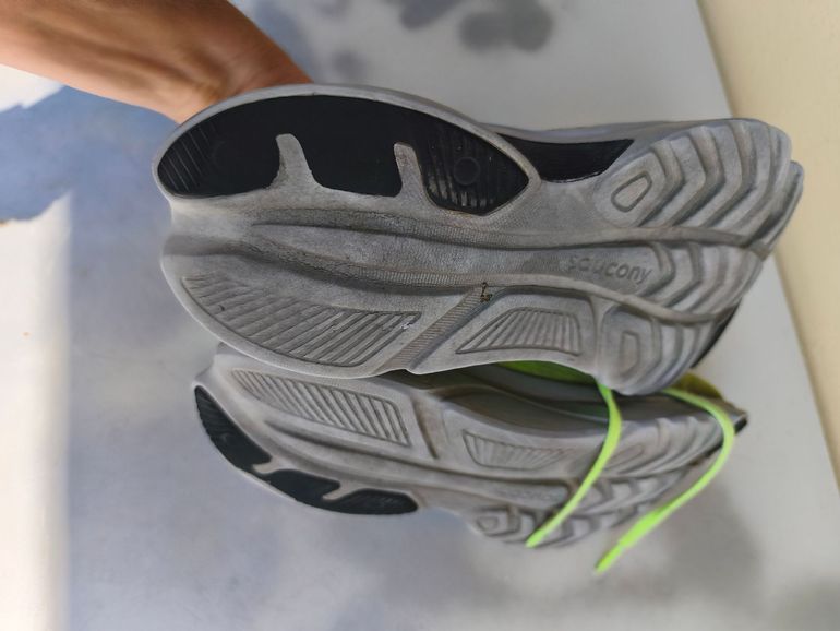 Used Saucony Kinvara 16 2025 bike — image 6 of 9