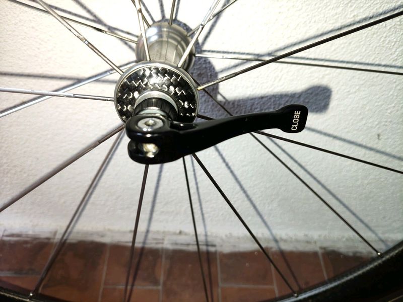 Used Zipp 404 bike — image 6 of 8