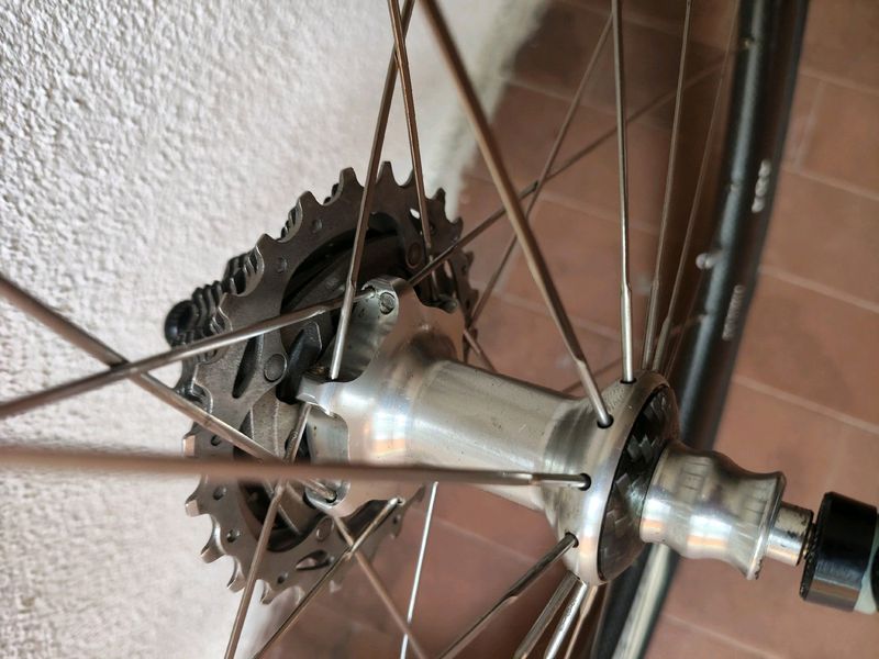 Used Zipp 404 bike — image 7 of 8