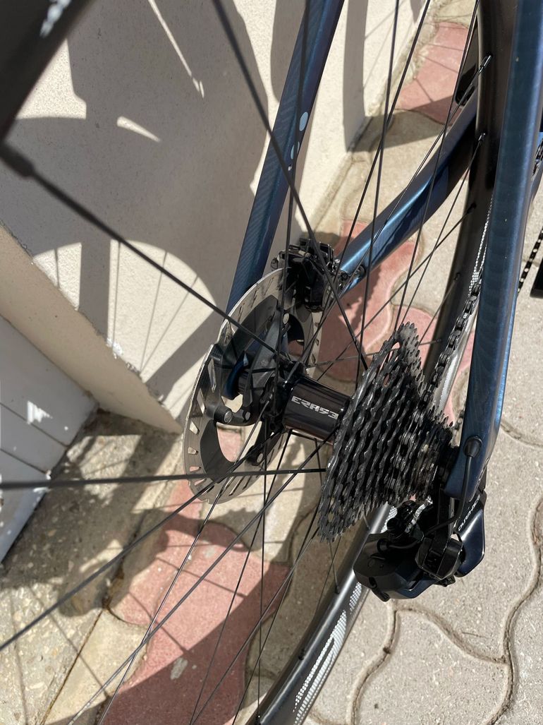 Used space carbon WS ROAD HOOKED + ERASE SP 2025 bike — image 4 of 6