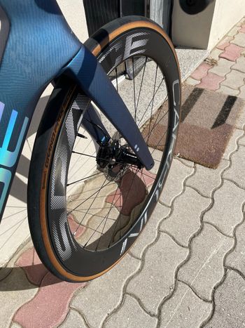 Used space carbon WS ROAD HOOKED + ERASE SP 2025 bike — image 3 of 6