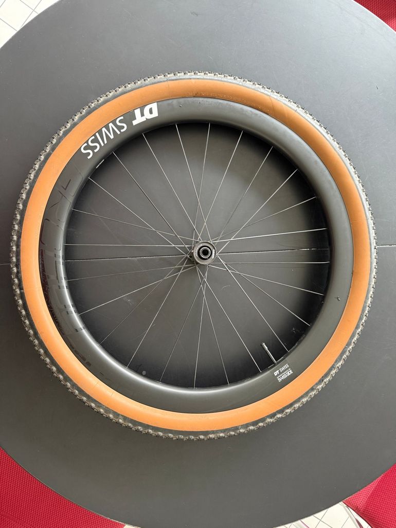 Used Dt Swiss GRC 1400 Spline 650b Laufräder 2022 bike — image 1 of 11