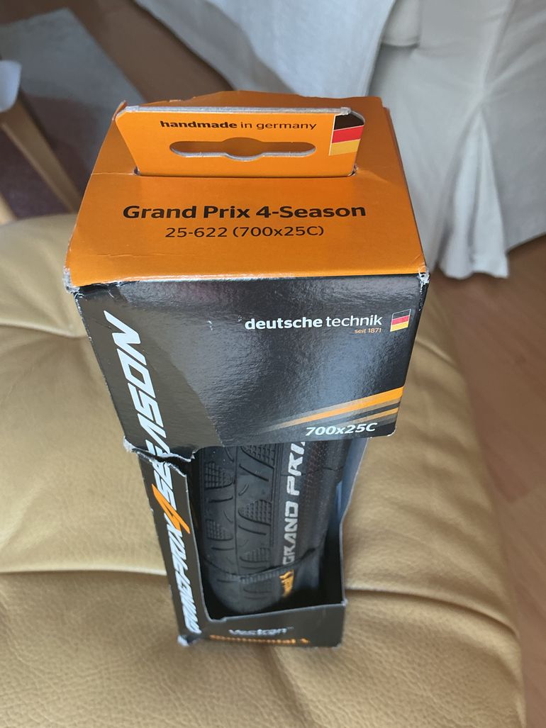 Used Continental GP 4 Saisons bike — image 1 of 2
