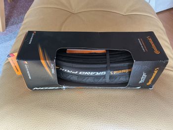 Used Continental GP 4 Saisons bike — image 2 of 2
