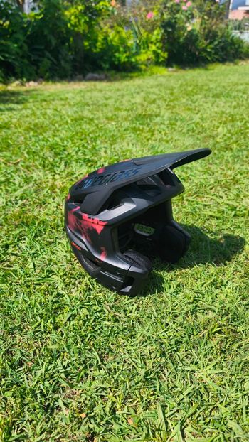 Used Bluegrass Jetro MIPS Helmet bike — image 2 of 5