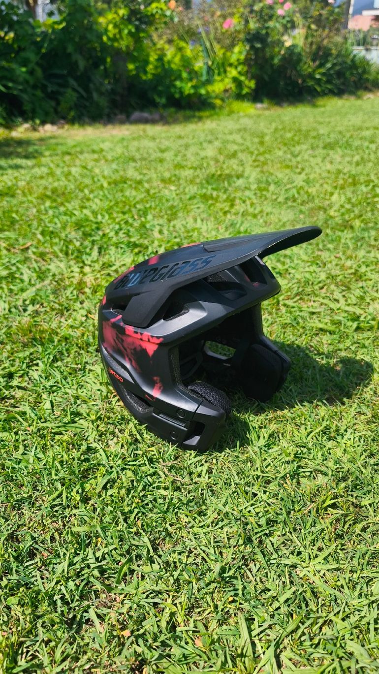 Used Bluegrass Jetro MIPS Helmet bike — image 2 of 5