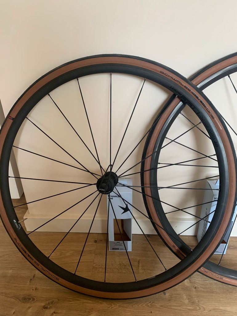 Used Dt Swiss PR 1400 DICUT OXiC bike — image 2 of 8