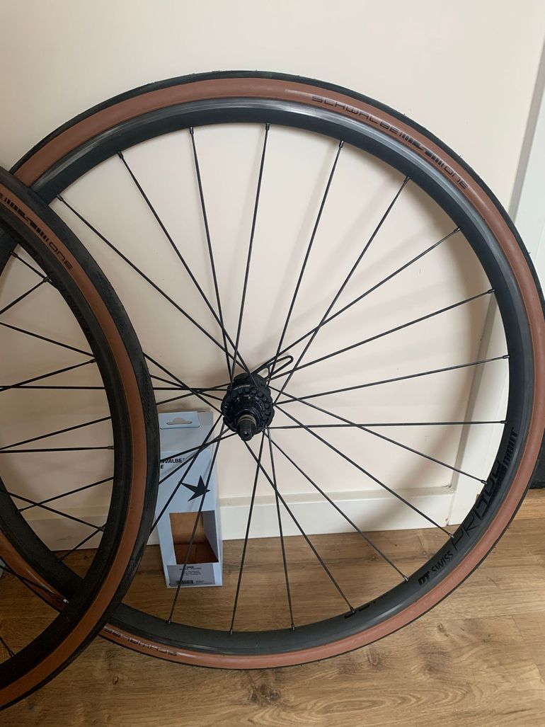 Used Dt Swiss PR 1400 DICUT OXiC bike — image 3 of 8
