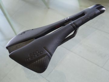 Selle San Marco Mantra Carbon FX Wide Saddle Saddles & Seatposts de segunda mano