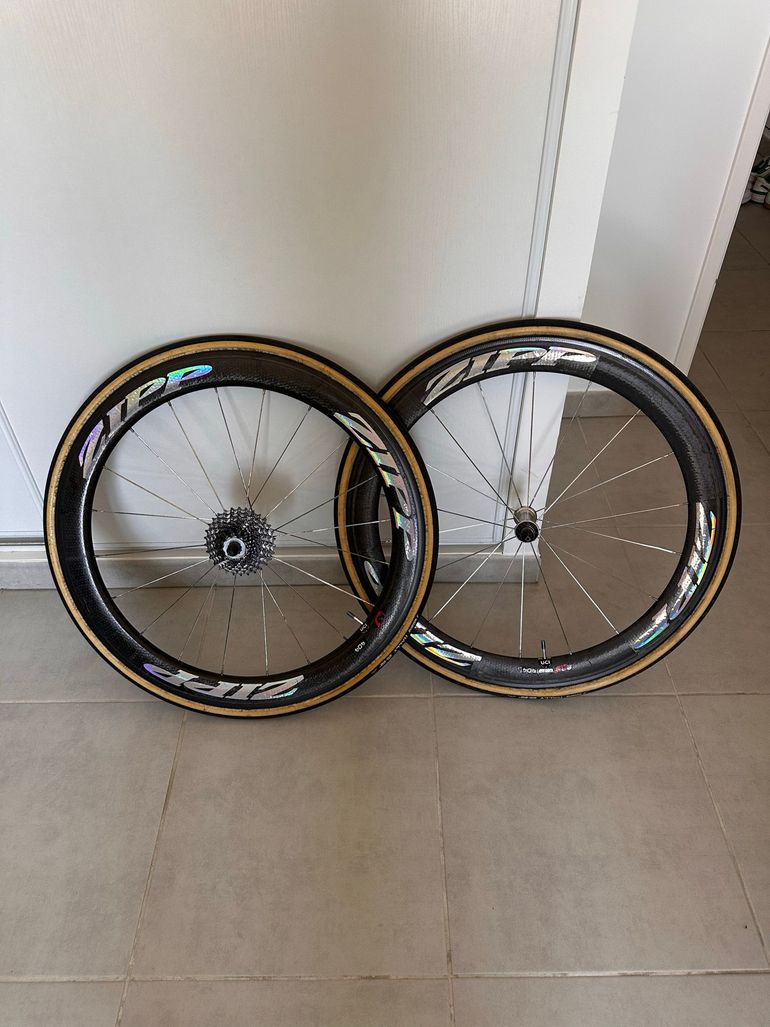 Used Zipp 404 bike — image 1 of 4