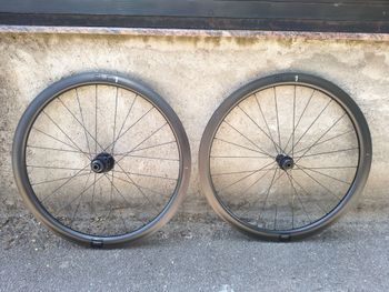 Used Giant SLR 1 42 Carbon Disc Tubeless Wheelset Shimano 2022 bike — image 6 of 9