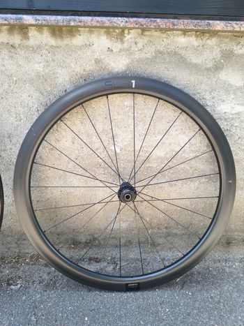 Used Giant SLR 1 42 Carbon Disc Tubeless Wheelset Shimano 2022 bike — image 7 of 9