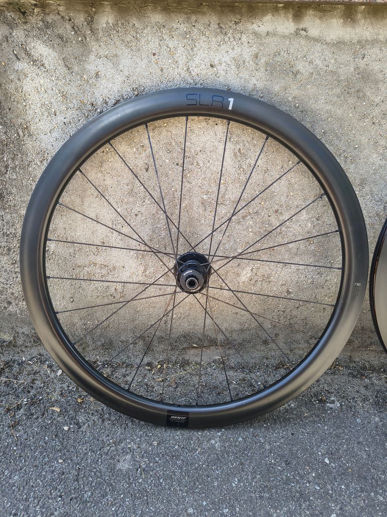 Used Giant SLR 1 42 Carbon Disc Tubeless Wheelset Shimano 2022 bike — image 8 of 9