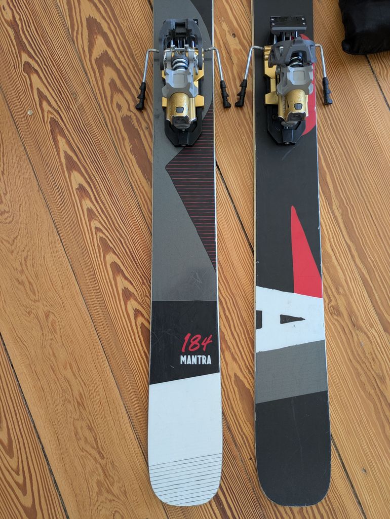 Used Volkl Mantra 184cm Tourenski mit Bindung und Fellen bike — image 2 of 7