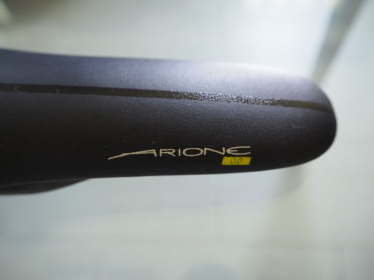 Used Fizik Arione 00 Carbon Saddle bike — image 2 of 5