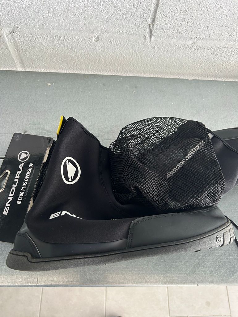 Used Endura MT 500 plus Overshoes 2021 bike — image 4 of 4