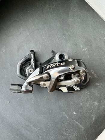 Used Sram Force 22 WiFLi Rear Derailleur Medium Cage 2018 bike — image 2 of 6