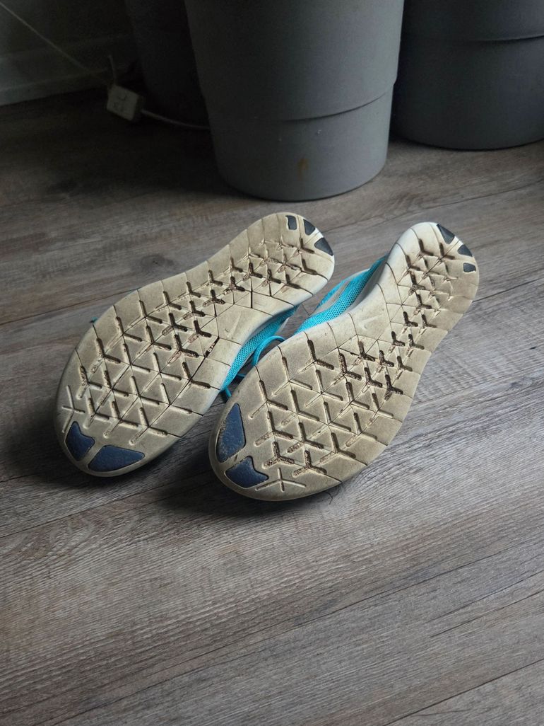 Used Nike Free Run Running Shoes 36.5 bike — image 4 of 4