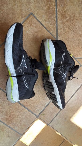 Used Mizuno wave ultima 14 bike