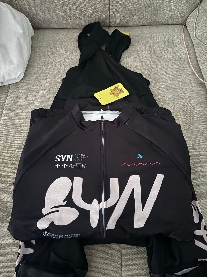 Käytetty Globe MEN'S PRO TEAM RACE SUIT GLITCH (SYN) 2026 Cycling Clothing