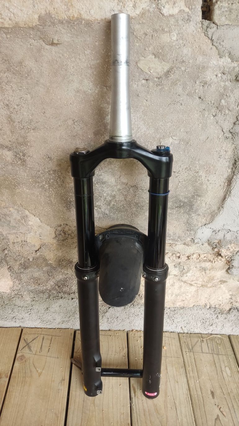 Used Sr Suntour Durolux R2C2 Fork 2018 bike — image 2 of 2