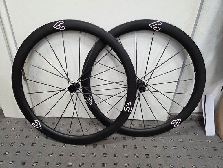 Used Carl z Z45i21SL3 ULTRA 45mm Carbon Laufradsatz 2024 bike — image 1 of 7