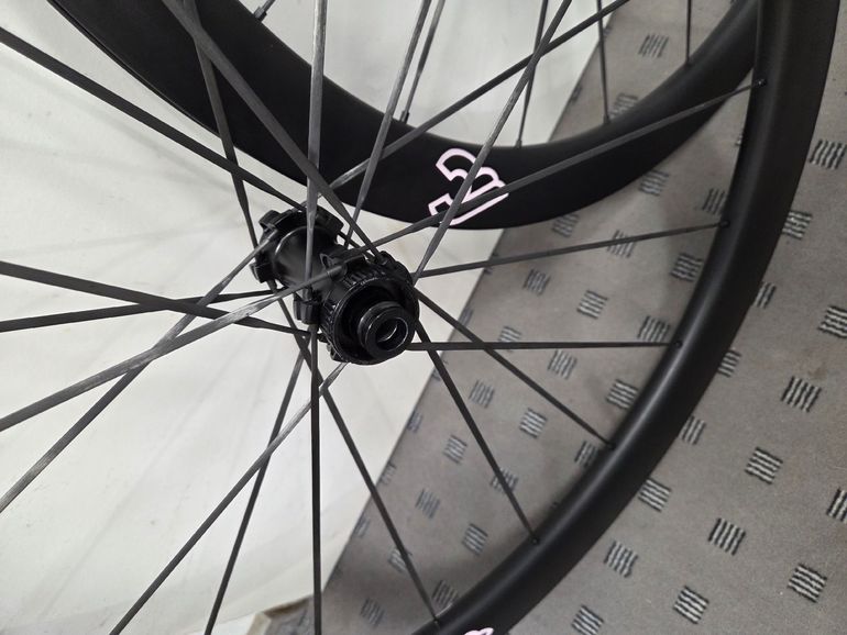 Used Carl z Z45i21SL3 ULTRA 45mm Carbon Laufradsatz 2024 bike — image 3 of 7