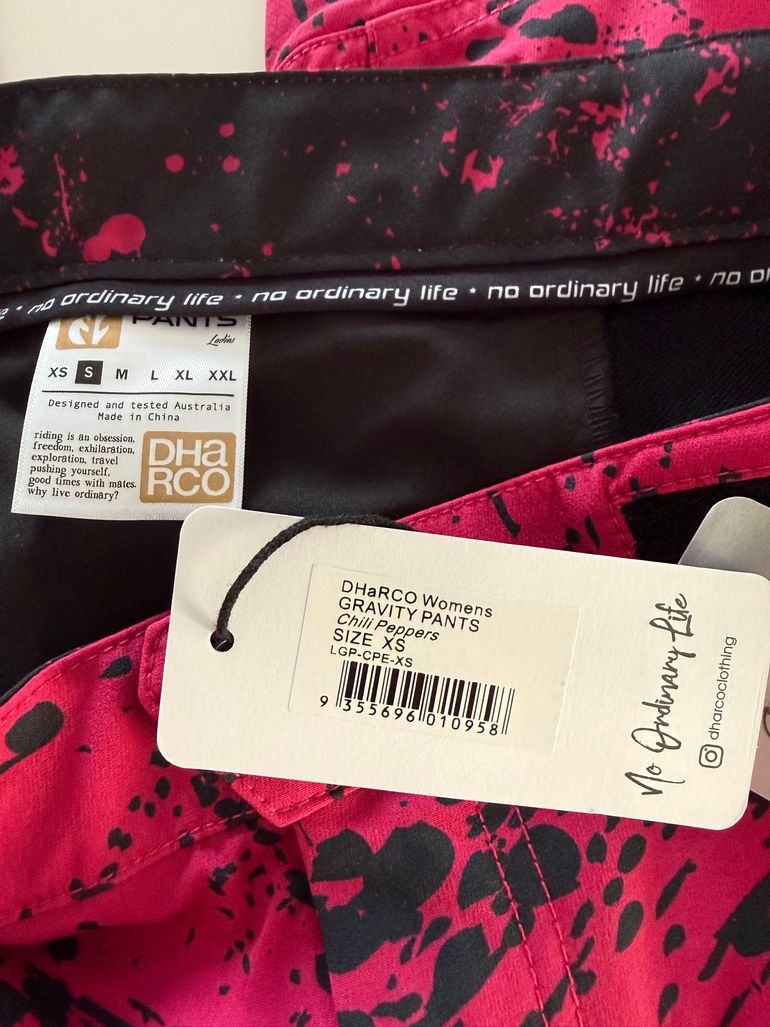 Used Dharco Pantaloni da donna Gravity Pants Chilli Peppers 2025 bike — image 4 of 11