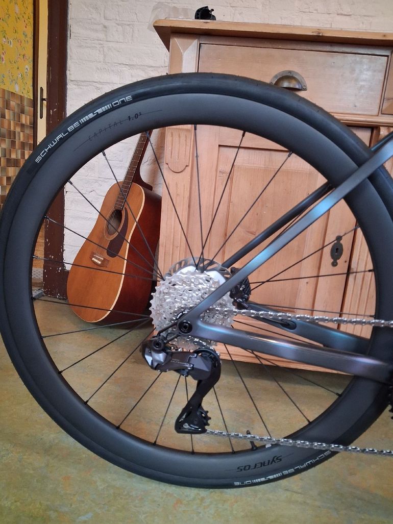 Used Syncros Capital 1.0s 40mm with Schwalbe One TLE Tires and Ultegra 12-speed 11-34 Cassette 2026 bike — image 6 of 6