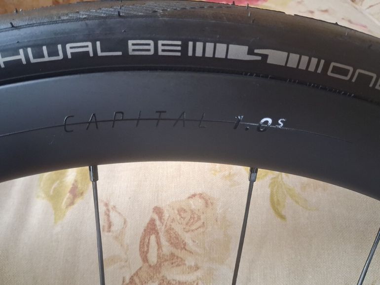 Used Syncros Capital 1.0s 40mm with Schwalbe One TLE Tires and Ultegra 12-speed 11-34 Cassette 2026 bike — image 6 of 11