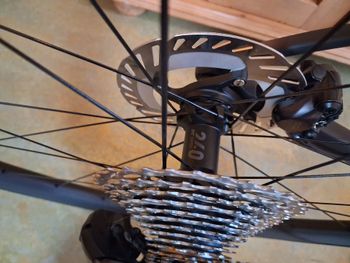 Used Syncros Capital 1.0s 40mm with Schwalbe One TLE Tires and Ultegra 12-speed 11-34 Cassette 2026 bike — image 2 of 6