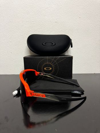 Used Oakley Sutro Lite Sweep 2026 bike — image 2 of 4
