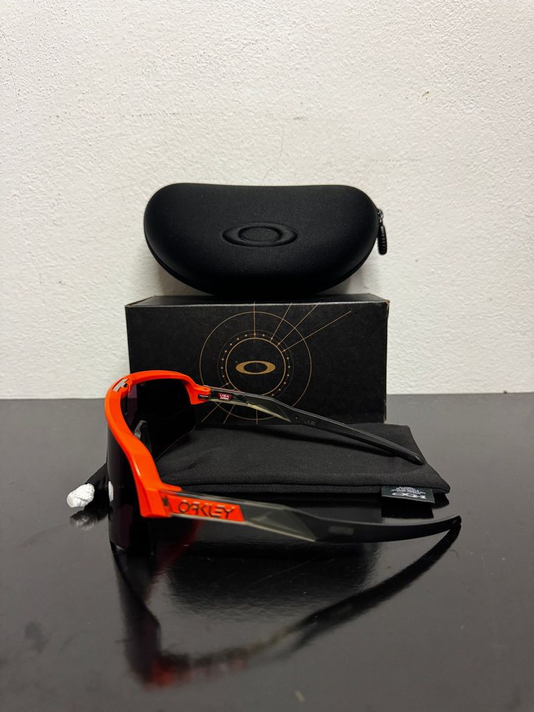 Used Oakley Sutro Lite Sweep 2026 bike — image 2 of 4