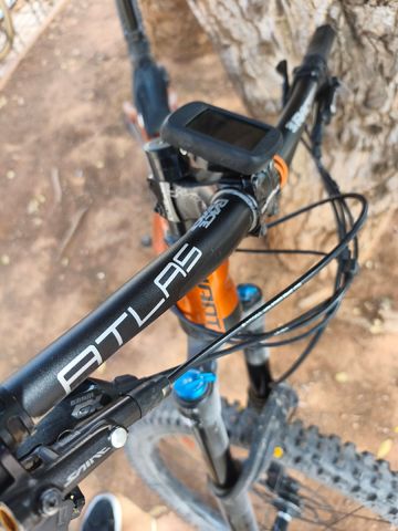 Brugt Race Face Manillar + Potencia 2024 bike — billede 3 af 4