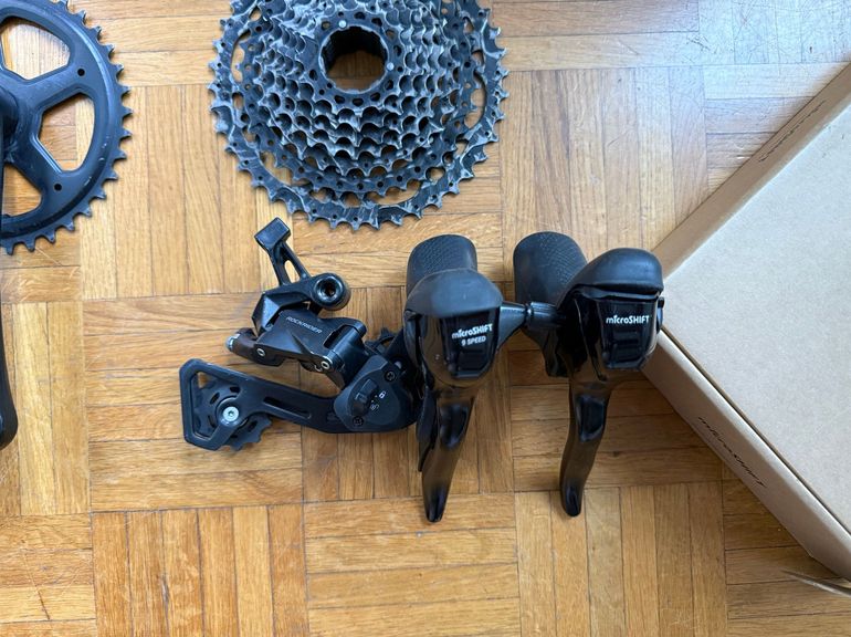 Used Microshift Advent 9 speed bike — image 3 of 4
