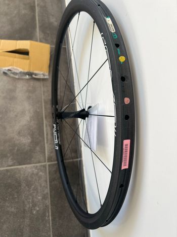 Used Roval CLX 32 Front Wheel 2021 bike — image 2 of 5