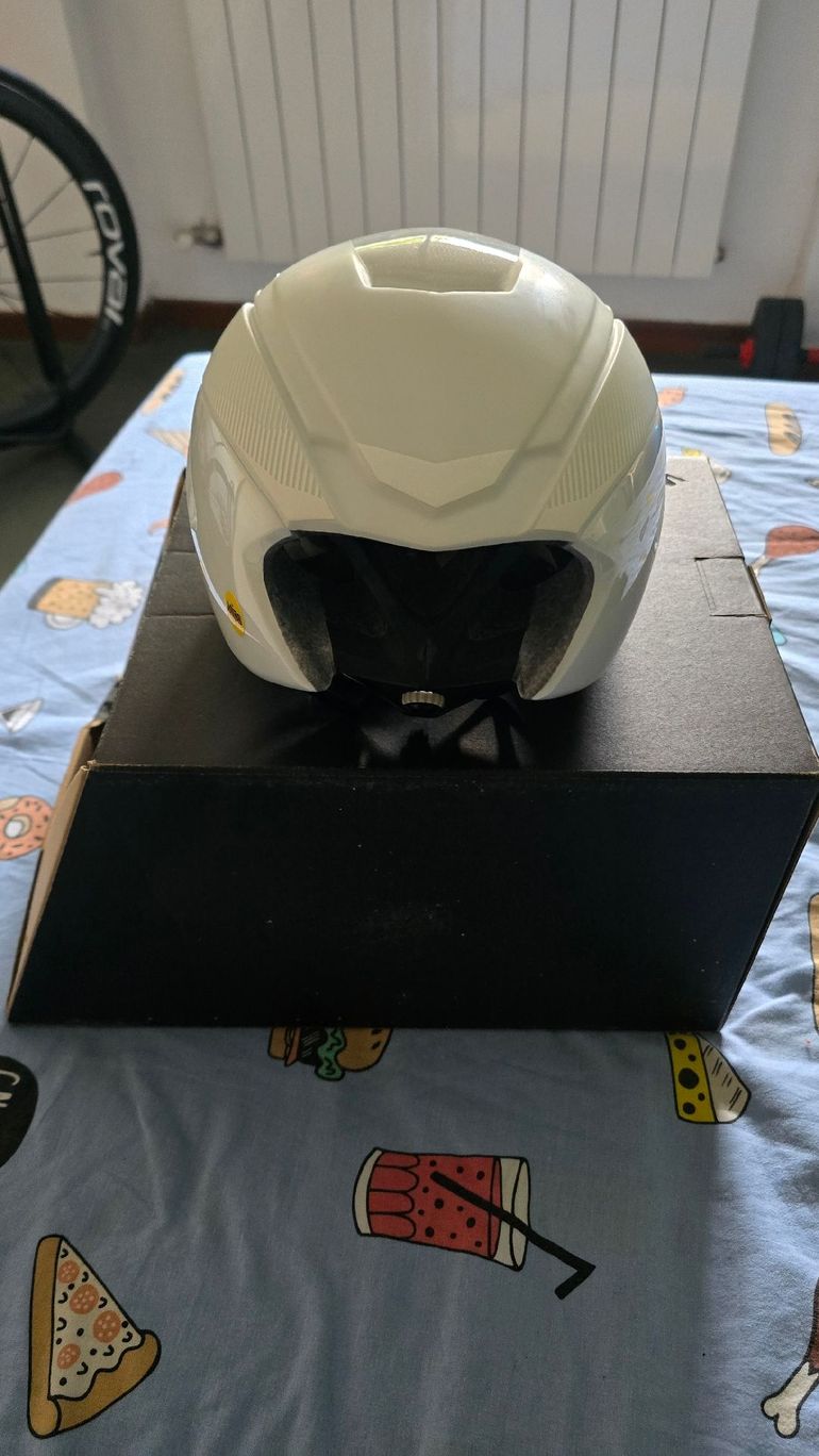 Used Specialized casco Helmet bike — image 2 of 7