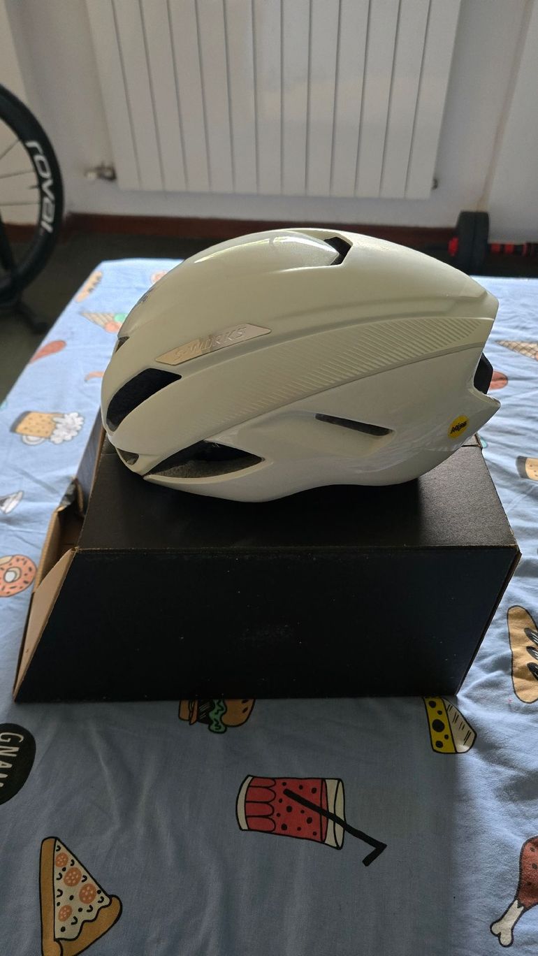 Used Specialized casco Helmet bike — image 1 of 7