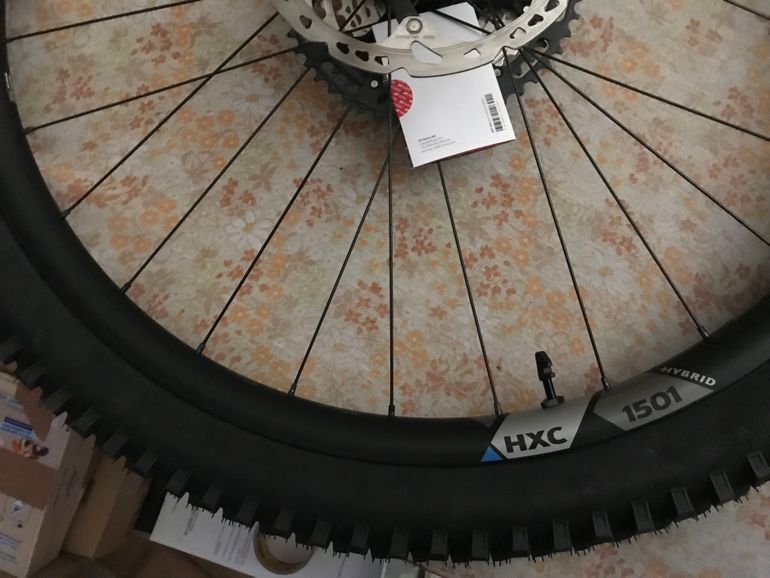 Used Dt Swiss Carbone Hxc 1501 Rear Wheel bike — image 5 of 6