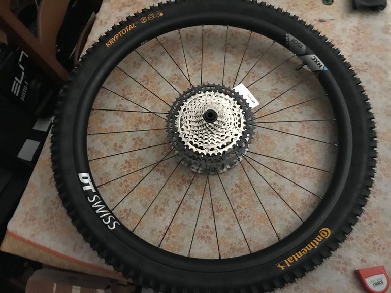 Used Dt Swiss Carbone Hxc 1501 Rear Wheel bike — image 2 of 6