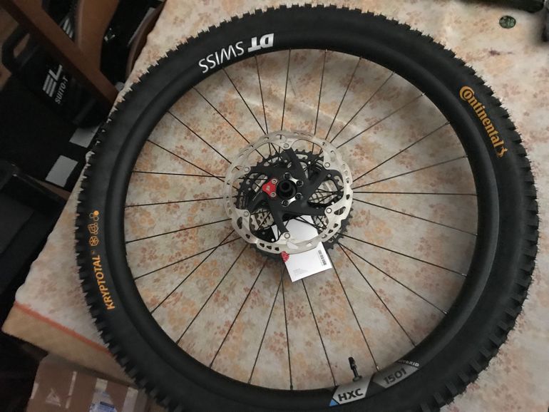 Used Dt Swiss Carbone Hxc 1501 Rear Wheel bike — image 4 of 6
