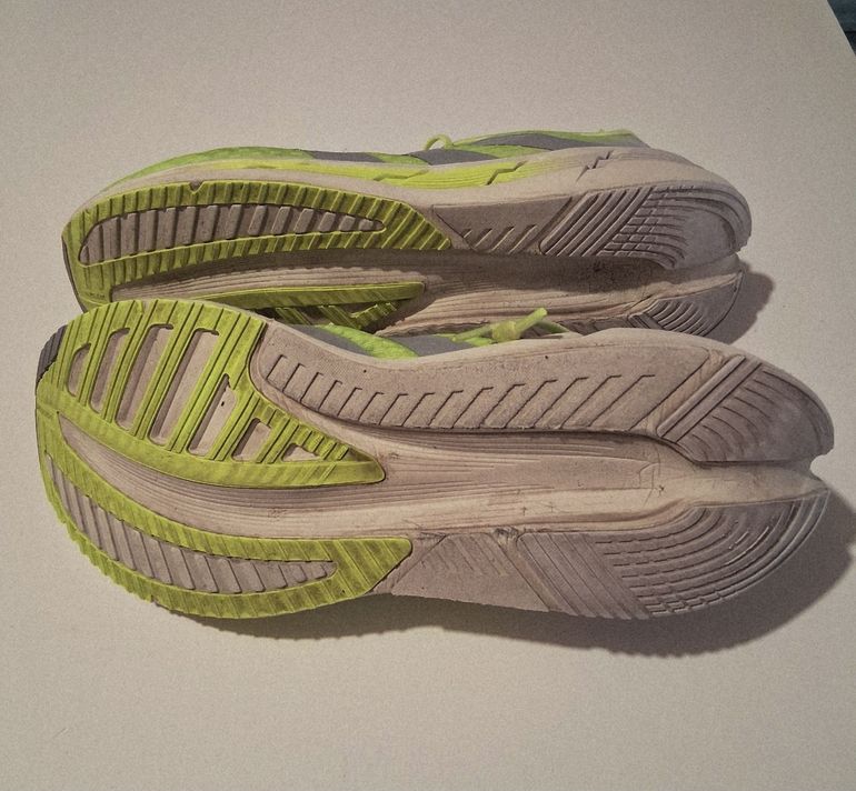Used Adidas Adistar 4 Running Shoes 2026 bike — image 2 of 3